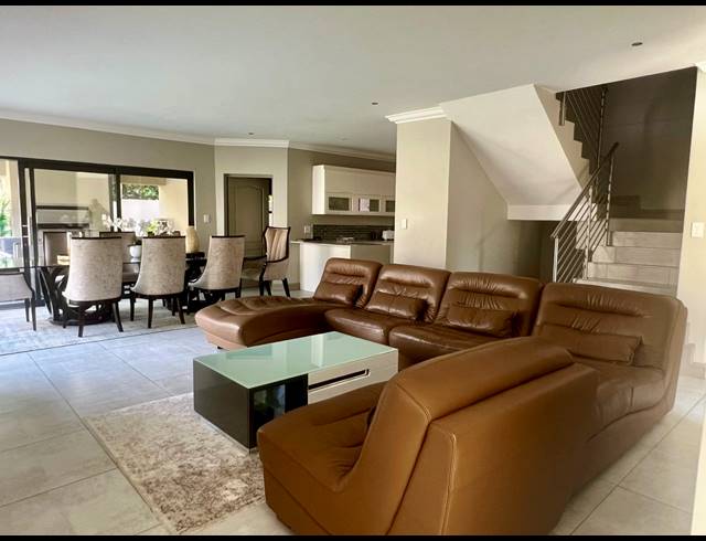 4 BEDROOM HOUSE FOR SALE IN LOMBARDY ESTATE